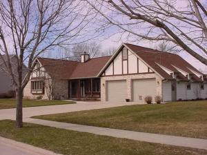 3912 Seneca Ln., Manitowoc, WI 54220