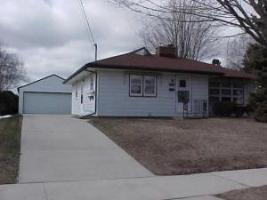 2230 S 11th St., Manitowoc, WI 54220