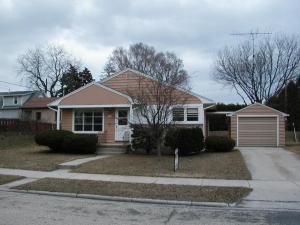 1511 S 12th St., Manitowoc, WI 54220