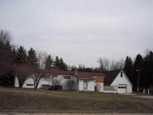 3216 Twin Bridge Rd., Mishicot, WI 54228