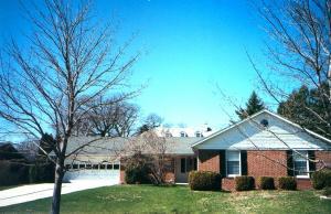 1122 N 6th St., Manitowoc, WI 54220
