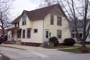 622 S 27th St., Manitowoc, WI 54220