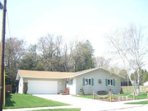3518 Columbus St, Two Rivers, WI 54241