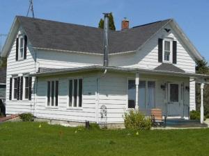 8910 Carstens Lake Rd., Newton, WI 54220