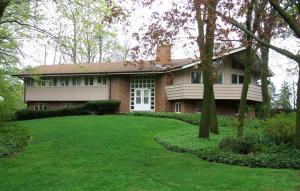 1108 Westwood Ln., Manitowoc, WI 54220