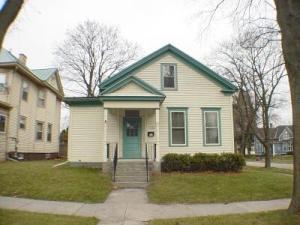 702 St. Clair St., Manitowoc, WI 54220