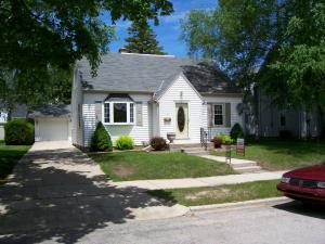 1106 Green St., Manitowoc, WI 54220