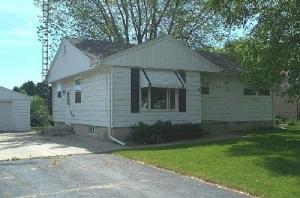 1451 N 8th St., Manitowoc, WI 54220