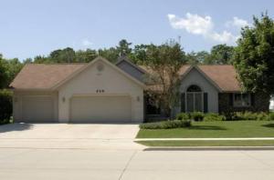 626 River Bluff Dr., Manitowoc, WI 54220