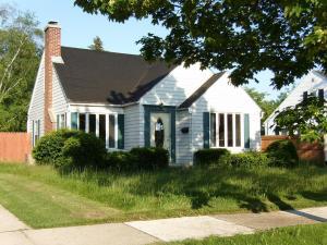 1309 N 9th St, Manitowoc, WI 54220