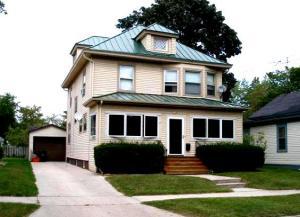 706 Saint Clair St., Manitowoc, WI 54220
