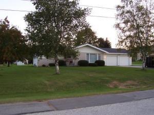 5123 Edgewood Ln., Manitowoc, WI 54220