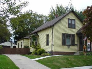 2107 Clark St., Manitowoc, WI 54220