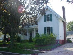 708 N 6th St., Manitowoc, WI 54220