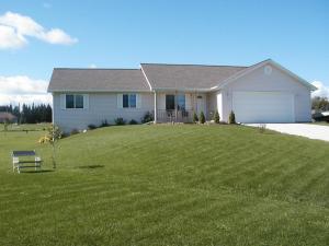 3126 S 15th St., Manitowoc, WI 54220
