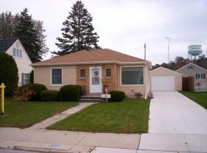 2407 Lincoln Av, Two Rivers, WI 54241