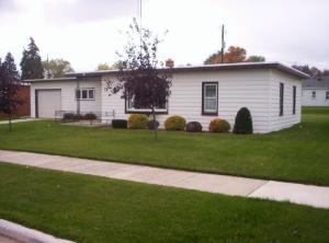 416 S 30th St, Manitowoc, WI 54220