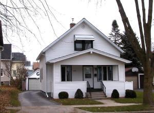 1218 Philippen St., Manitowoc, WI 54220