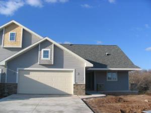 534 Mapleleaf Ct, Manitowoc, WI 54220