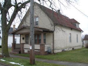 1330 S 19th St, Manitowoc, WI 54220