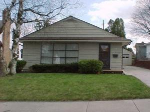 913 Manitou St., Manitowoc, WI 54220
