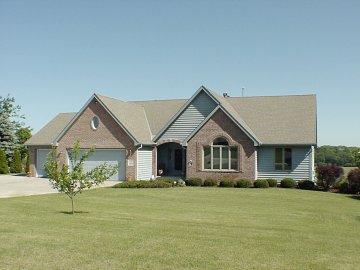 N49W25562 Mckerrow Dr, Lisbon, WI 53072