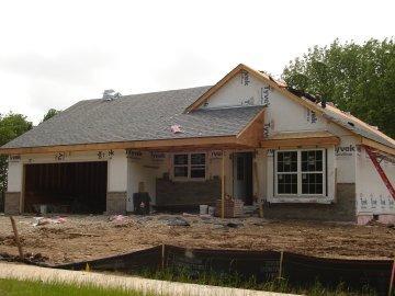 673 Yellowstone Dr., Hartford, WI 53027