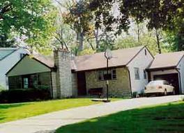 11817 W Homewood Ave, Wauwatosa, WI 53226