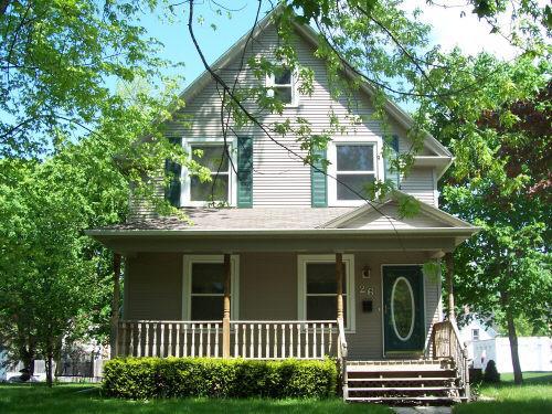 26 Eastman St, Plymouth, WI 53073
