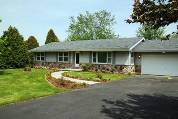 6704 N Meadowlark Ln., Hartland, WI 53029