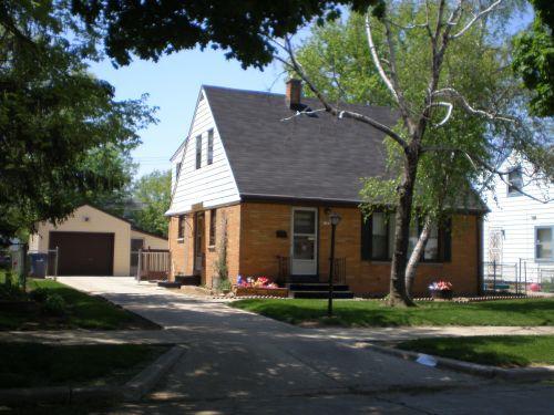 5263 N 61st St, Milwaukee, WI 53218