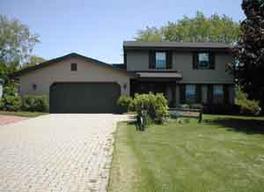 W223N2816 Pinewood Ct., Pewaukee, WI 53186