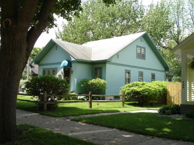 512 S 19th St., La Crosse, WI 54601