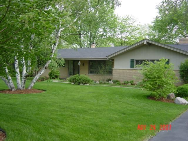 2303 W Hickory Ln., Mequon, WI 53092