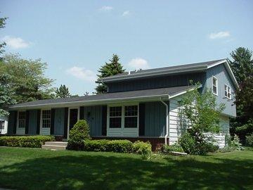 1605 Dixie Dr, Waukesha, WI 53189