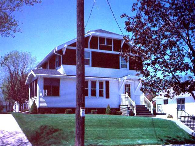 848 N 9th St., Manitowoc, WI 54220