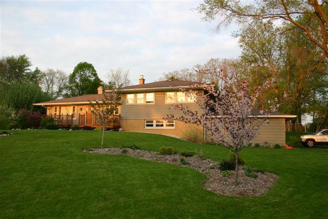 W177N8536 Lynwood Dr., Menomonee Falls, WI 53051