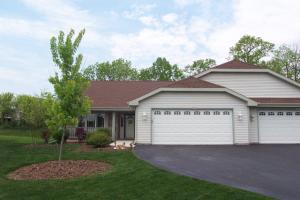 8853 S Chesapeake Ct., Oak Creek, WI 53154