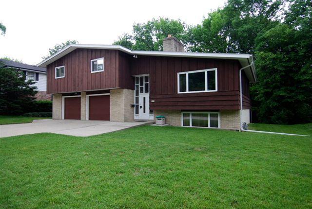 5437 Montgomery Dr, Greendale, WI 53129