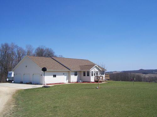16966 Hemlock Rd., Adrian, WI 54660