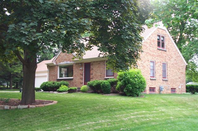 15910 W Mark Dr., New Berlin, WI 53151