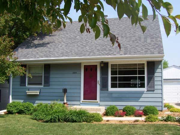 2214 Easy St., Waukesha, WI 53188