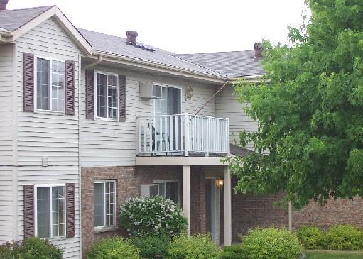 2041 Meadow Ct. #4, West Bend, WI 53095