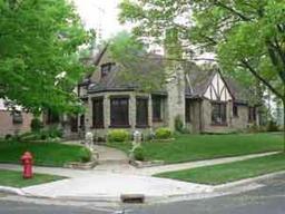 704 Oak St, Manitowoc, WI 54220