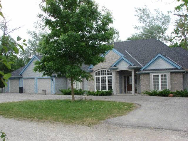 1242 W Wisconsin Ave., Oconomowoc, WI 53066