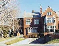 3318 N Lake Dr., Milwaukee, WI 53211