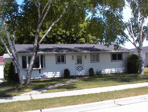 2908 42nd St, Two Rivers, WI 54241
