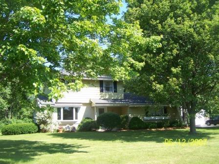 W317S7765 Lakecrest Dr, Mukwonago, WI 53149