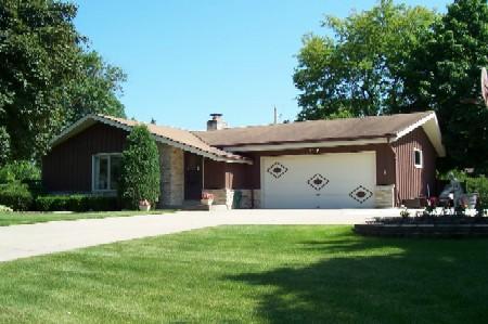 17085 W Homestead Dr., New Berlin, WI 53151