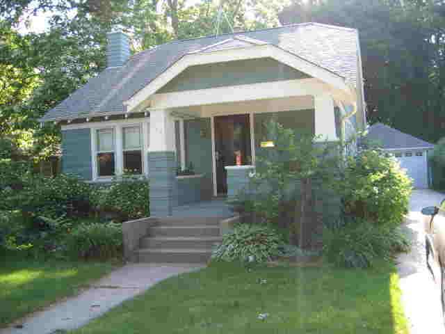 208 S Maple St., Oconomowoc, WI 53066